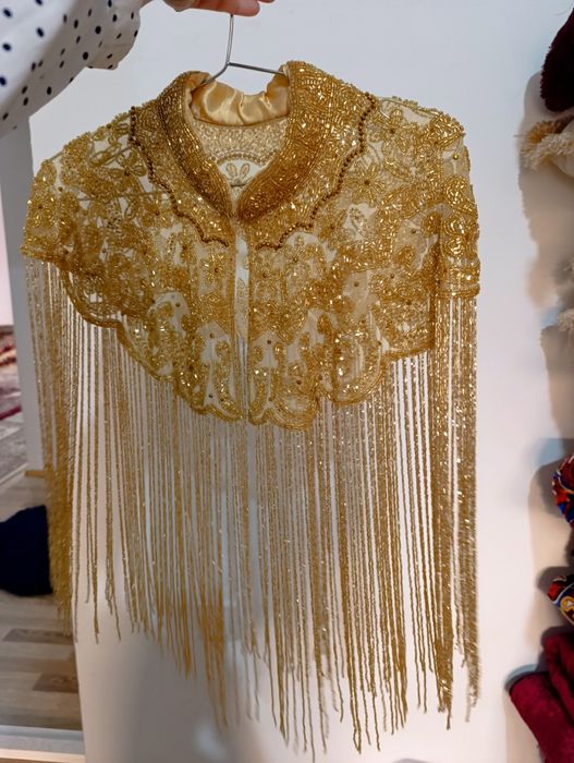 Zardozli yelkalik. 200ming som