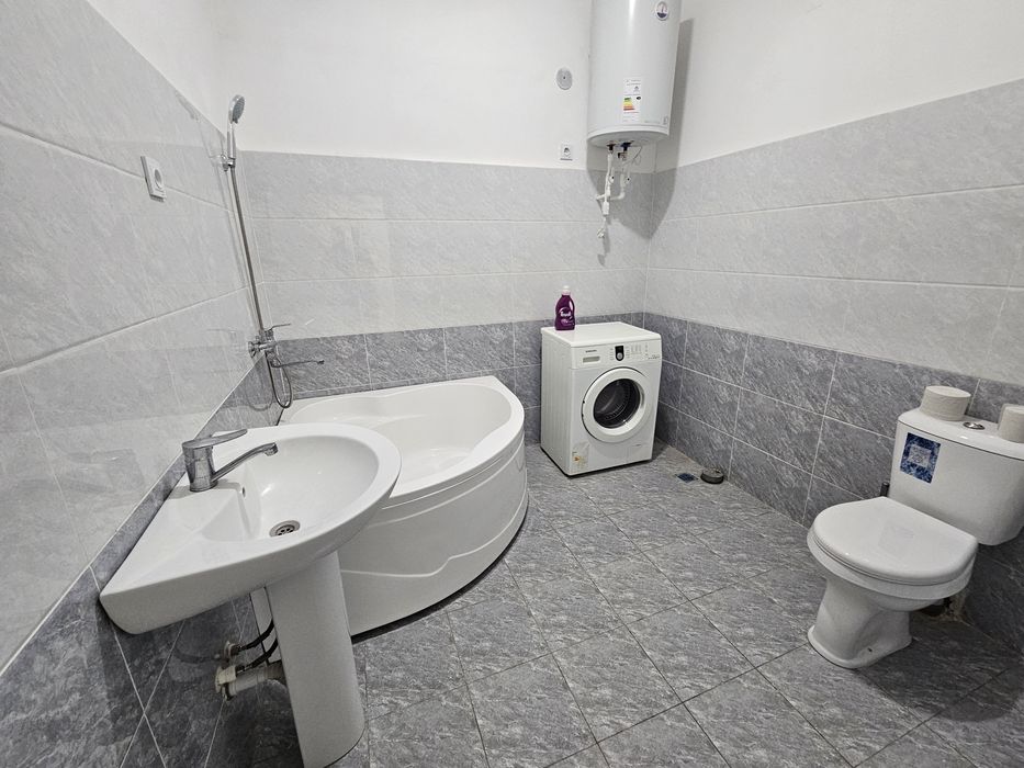 EKO shahar markazida 2 xonalik 78 m2  kvartira arendaga beriladi