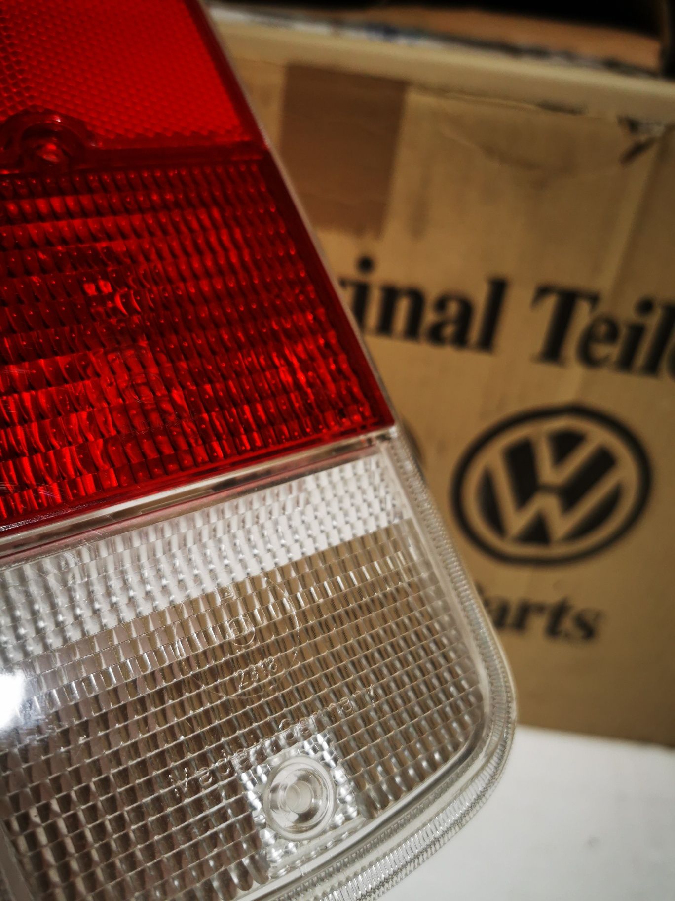 Sticla lampa spate noua originala Hella Vw T2 LT Transporter 2