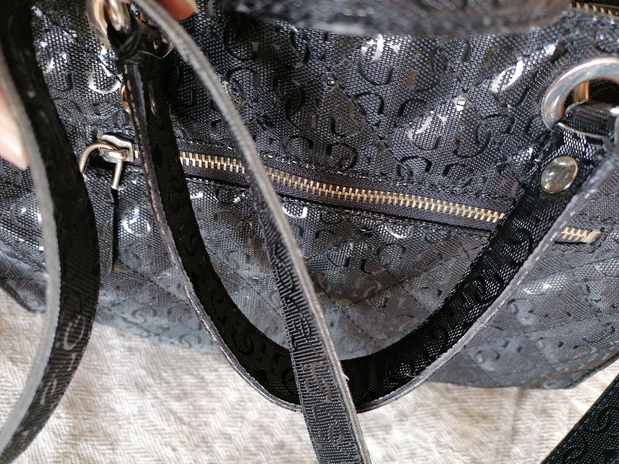 Оригинални чанта Guess