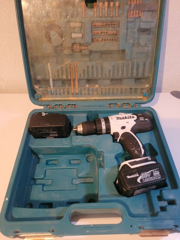 Винтоверт Makita 18 волта DHP453