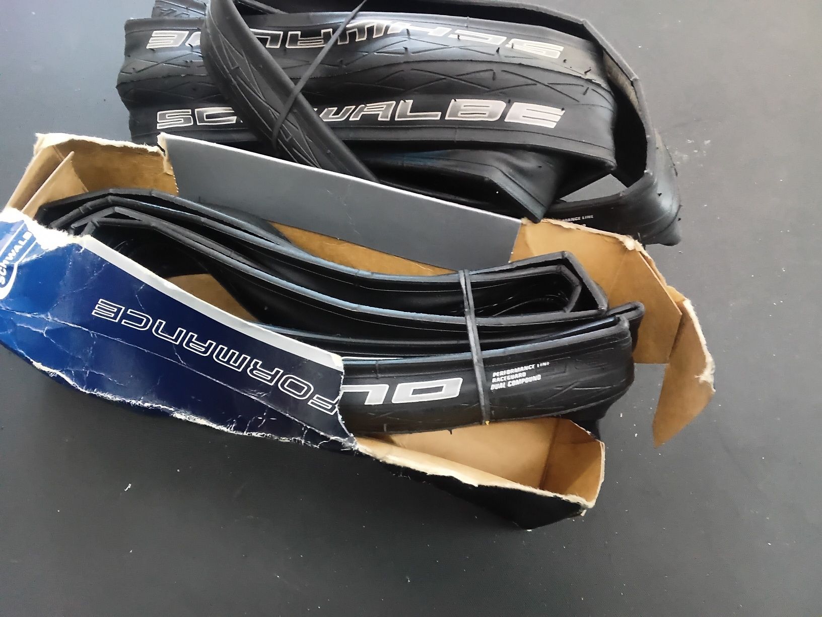 Anvelope pentru biciclete cursiere.