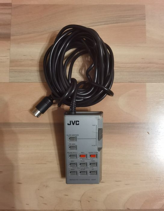 Cameră video colectie retro vintage JVC GX-66E anii 80 geanta metalica