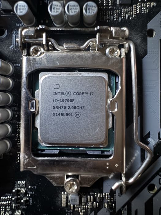 Procesor intel i7 10700F