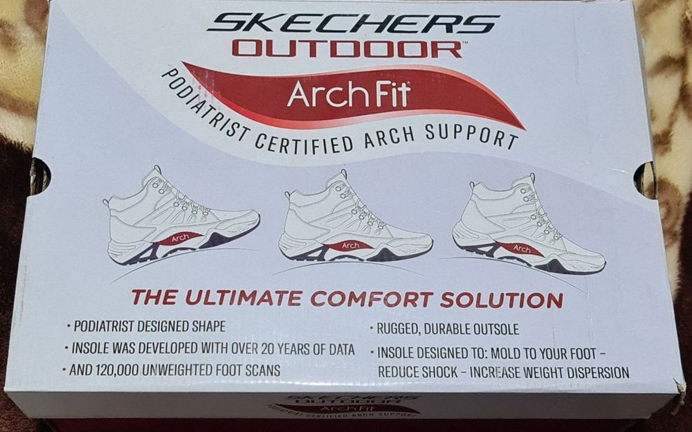 Skechers etigi sotiladi