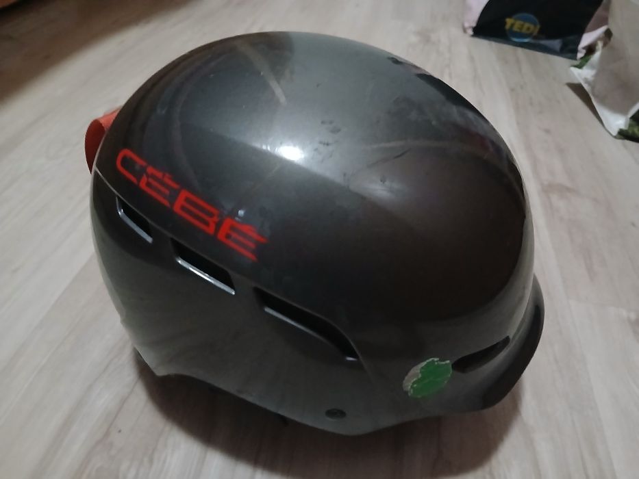 Ски каска CEBE, M-размер