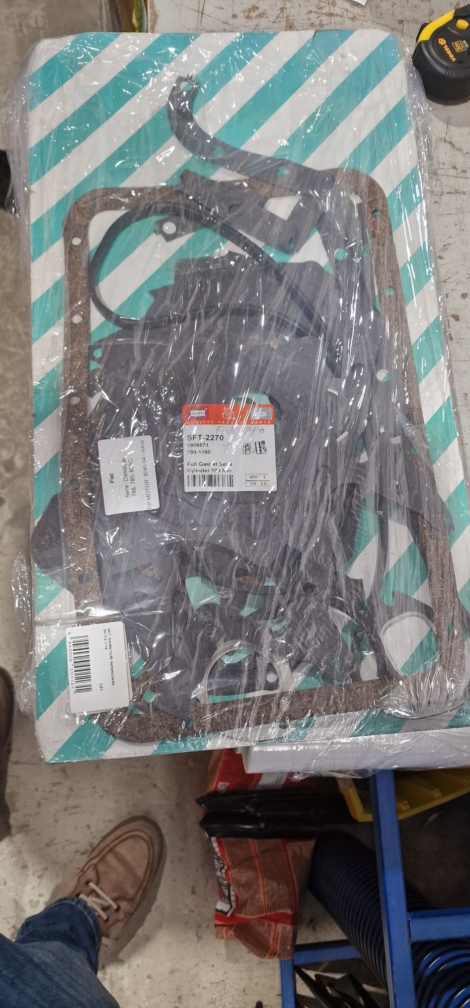 Set garnituri tractor motor fiat 780 pret 300 lei nu conține garnitura