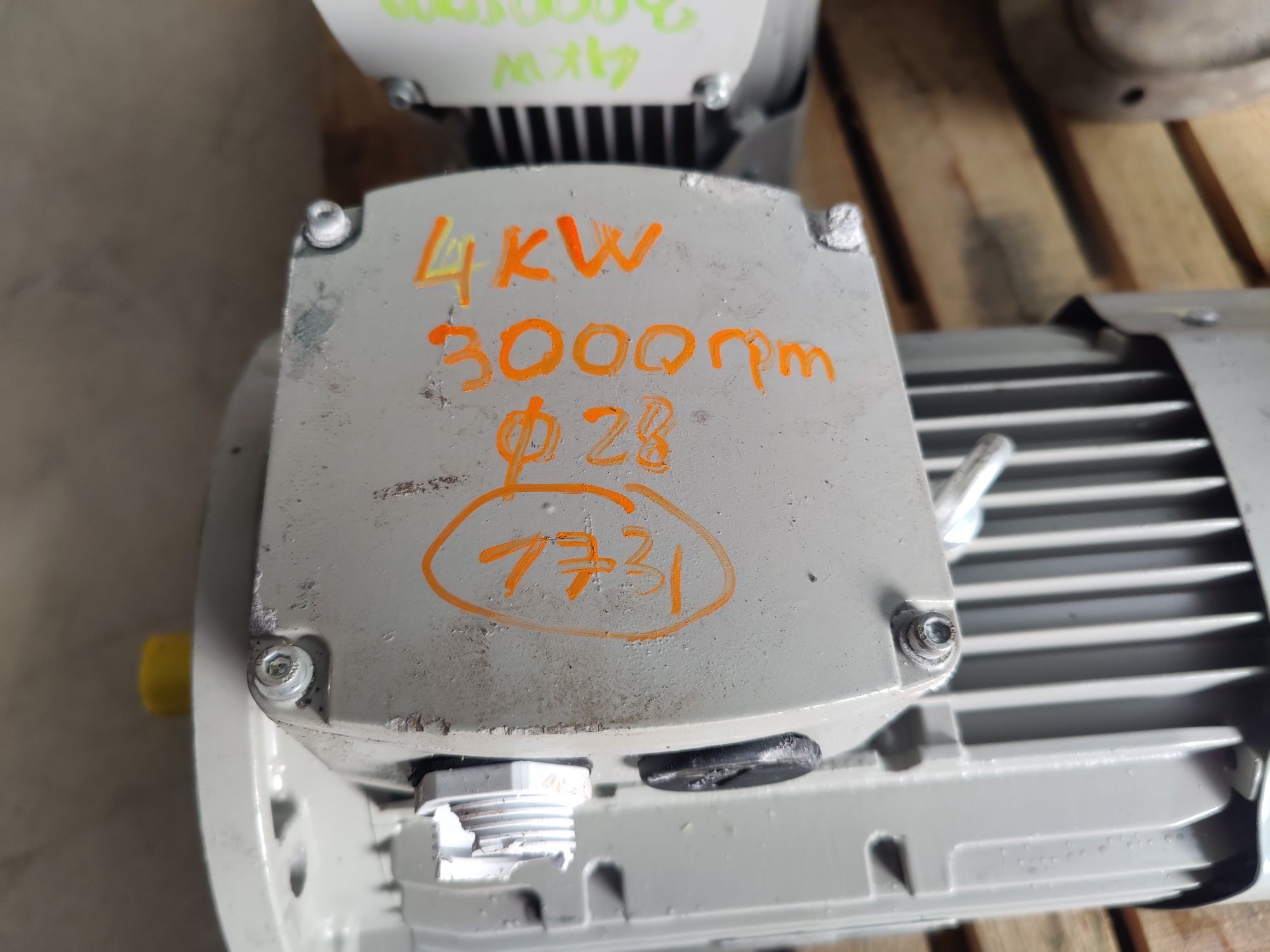 Motor electric trifazat cu talpa și flansa, 4kW, 3000rpm
