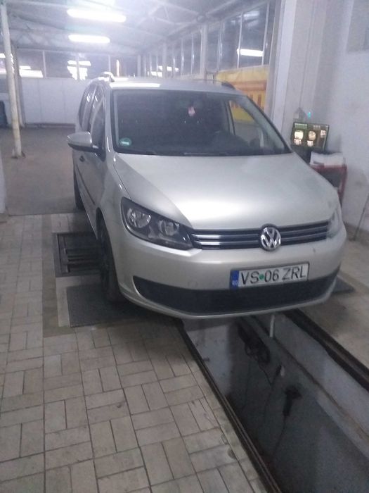 Vând vw Turan an2011