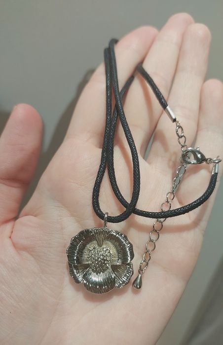 Подвеска на шею новая