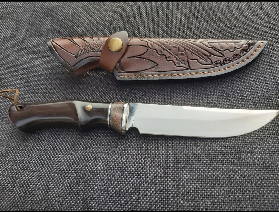 Висококачествен ръчно изработен нож с кожена кания LN404