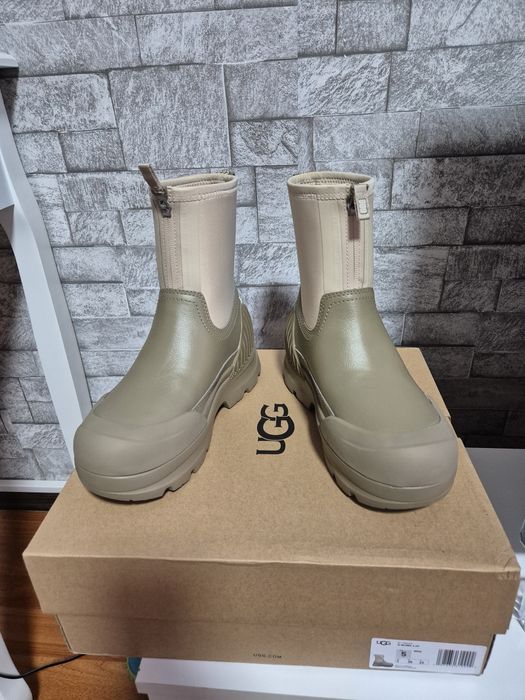 UGG noi ,nepurtate,originale,factura !!!