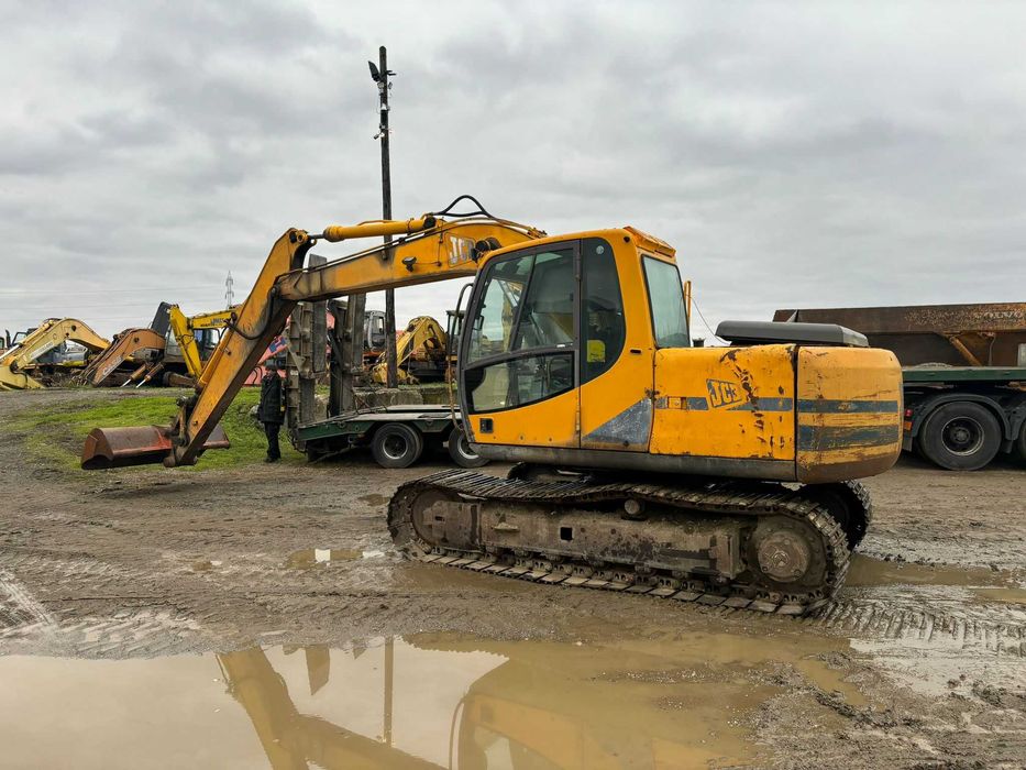 Dezmembrez excavator pe senile JCB JS 130 , 150