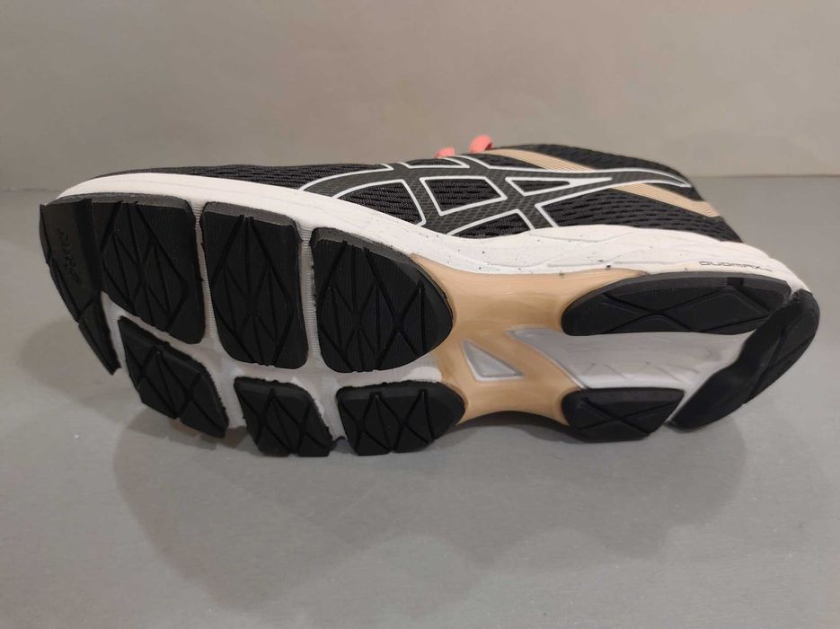 Asics N37/23sm.Маратонки за спорт.Нови,оригинал с кутии.