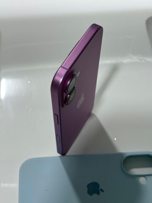 Iphone 16 розовый