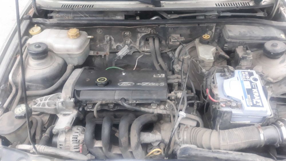 Форд  фиеста  бензин