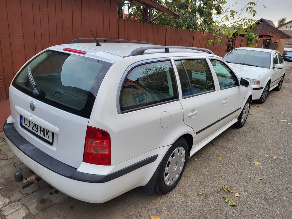Vând Skoda Octavia Tour
