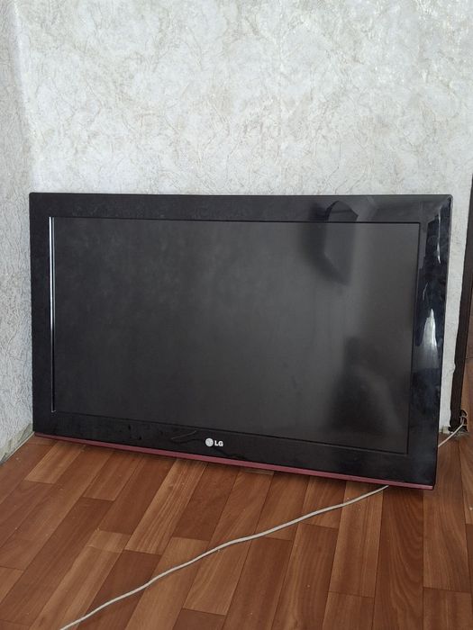 Продам телевизор LG 81 см