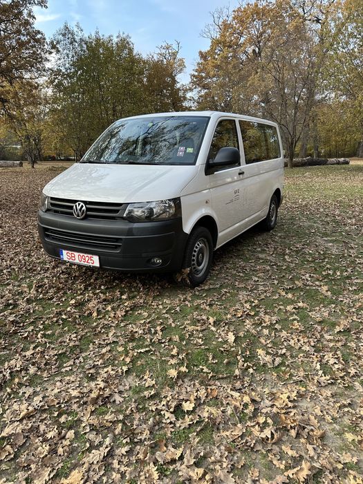 Inchiriez Microbuz 7+1 VW Caravelle 4x4