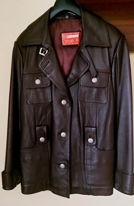 Vând haină de piele damă, nouă