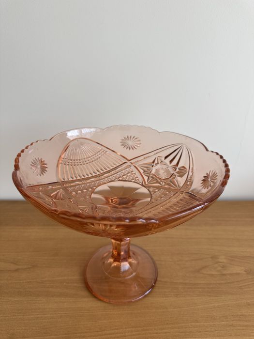 Розови кристални фруктиери от периода на Голямата депресия