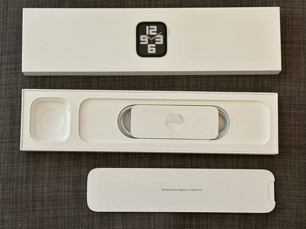 Apple watch 44mSE LTE/Cell  2nd Generation + 2ри комплект всички части