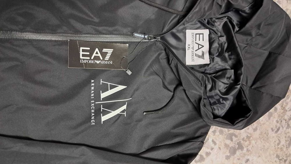 Geaca Armani, Cod QR,Calitate Premium,Marimea XXL,Material Impermeabil
