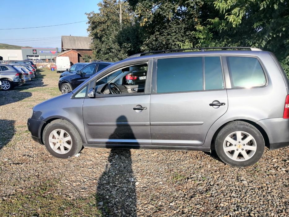 Vand vw  Touran 1.9 tdi 2005 105 cai euro 4 7 locuri