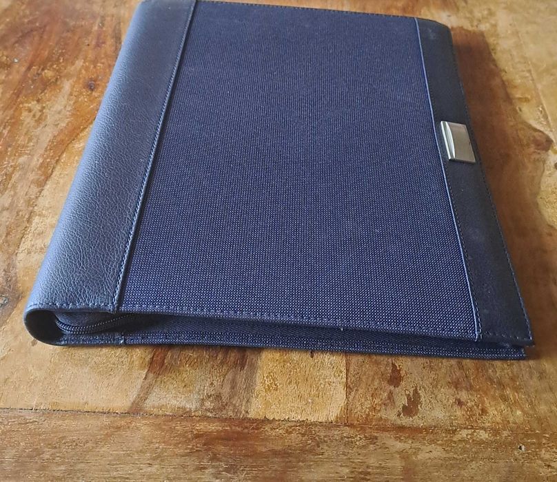 папка за документи класьор 4 ринга син кожа с цип Марксман Marksman А4