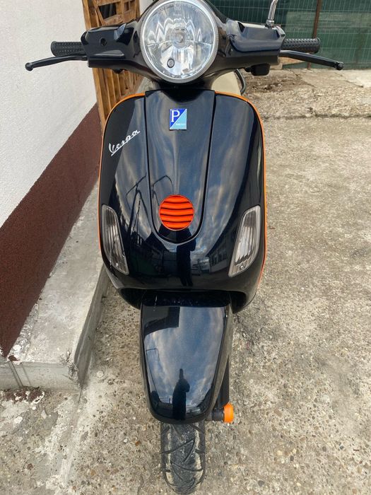 Scuter Piagio Vespa 50cc ,se conduce cu cat. B