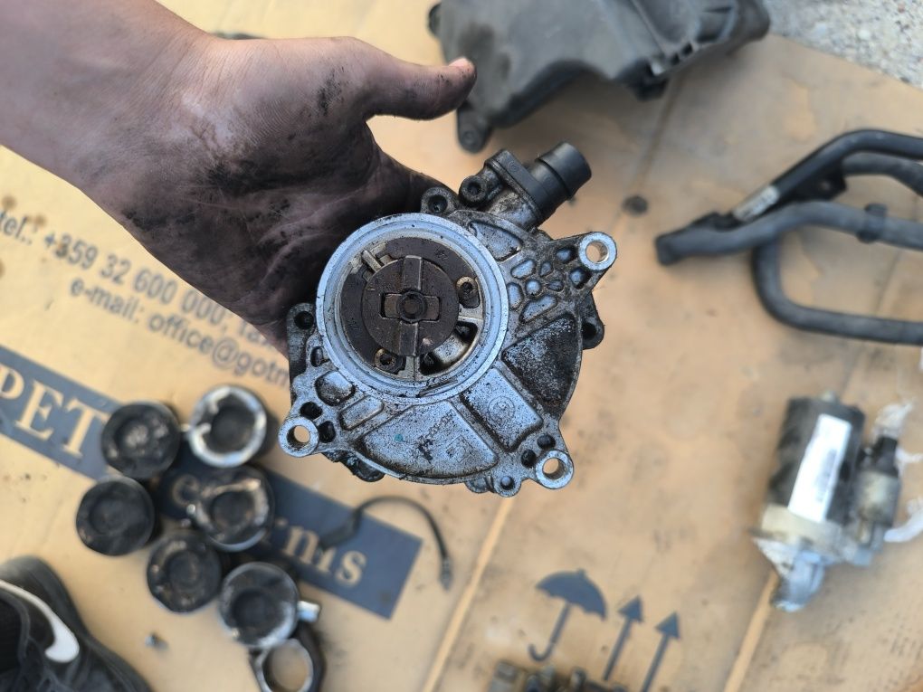 Вакуум помпа Bmw бмв е90 е92 е92