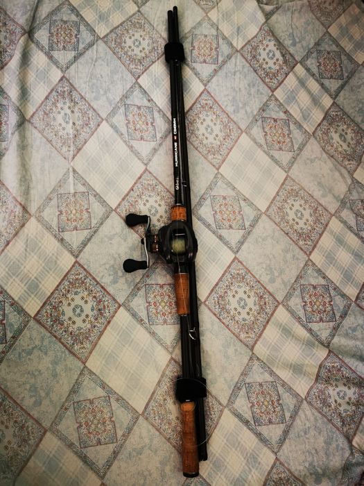 Щукарска въдица 2.40м Obei Hurricane с макара Obei P1