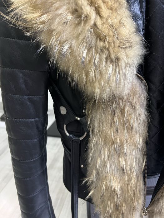 Дамско кожено яке с естествен косъм