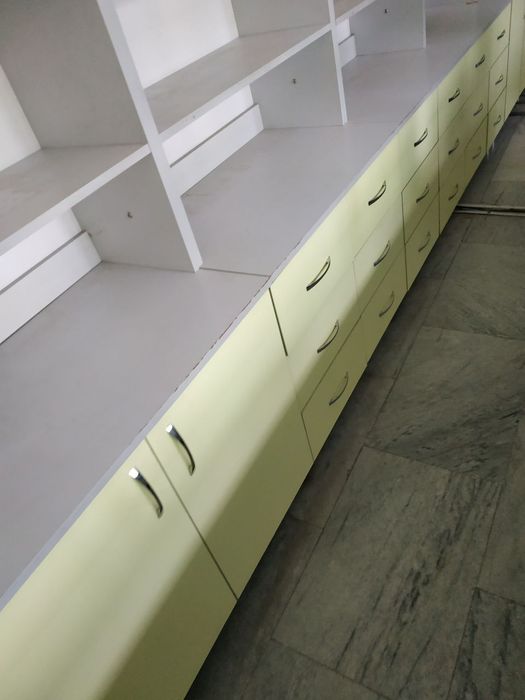 Mebel sotiladi holati zor