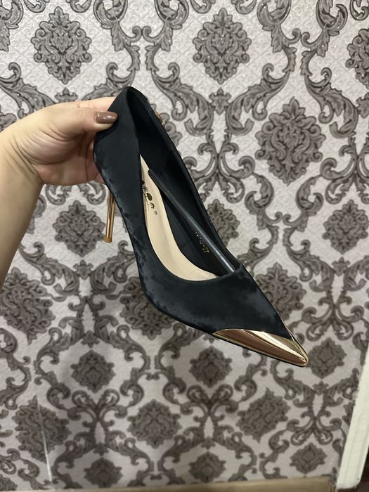 Продам туфли новые