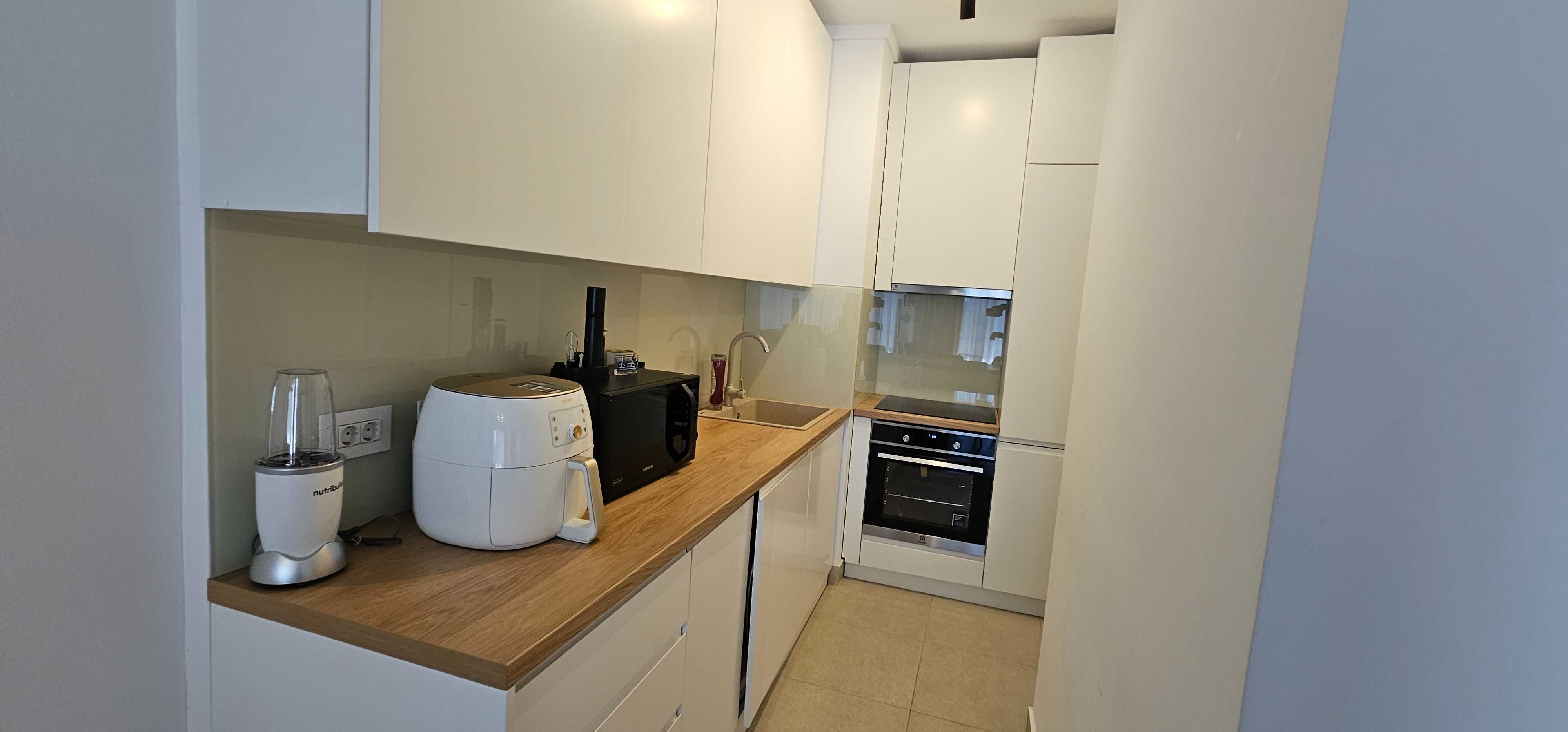 2 cam Marmura Residence, Metrou Jiului 1 minut , Blv Bucurestii Noi 25