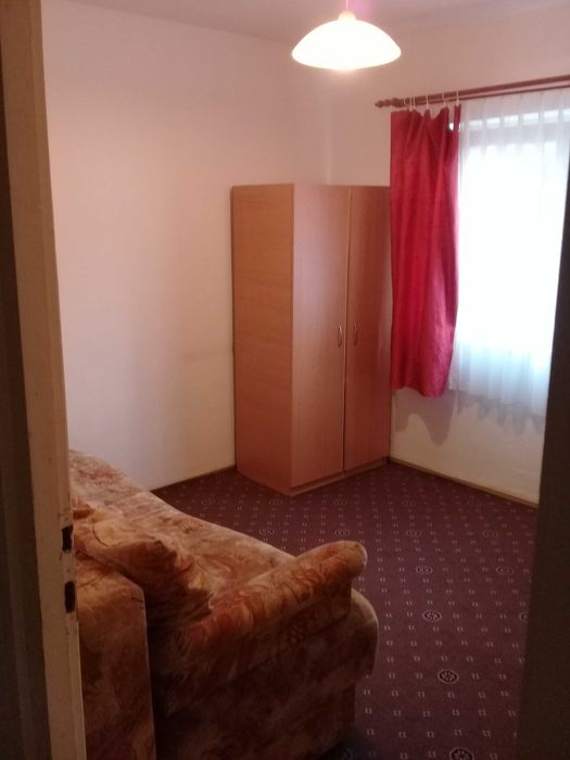 Dau in chirie 1 camera in apartament cu 3 camere- Cluj-Manastur