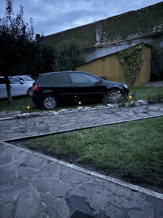 Vând , pentru ca am nevoie de numerele masinii!