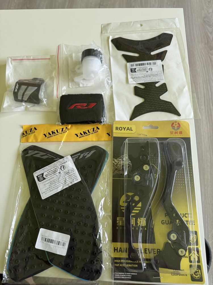 Yamaha R1 съединител спирачка, грипове, чорапче, резервоар,
