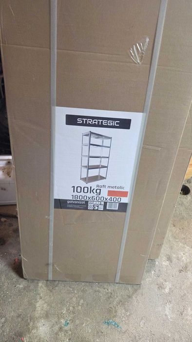 Vând rafturi metalice