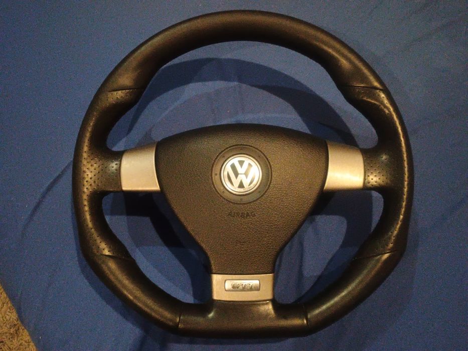 ГТИ кожен волан за Голф 5