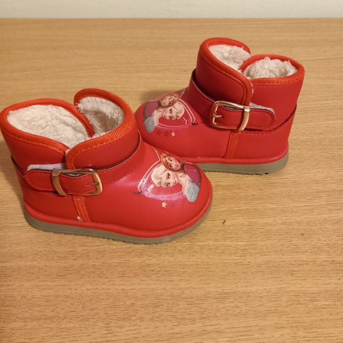 Cizmulite Ana si Elsa