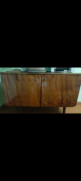 Отдам даром тумбочку