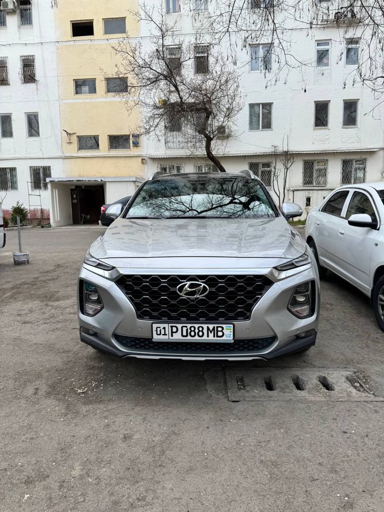 Продается hyundai santa fe 2020 в идеальном состоянии.