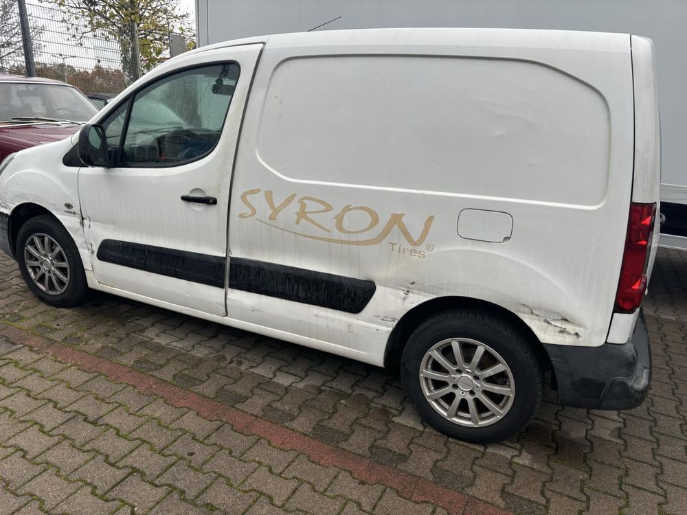На части Citroen Berlingo 1.6hdi пикап мотор b8hsc 2009г