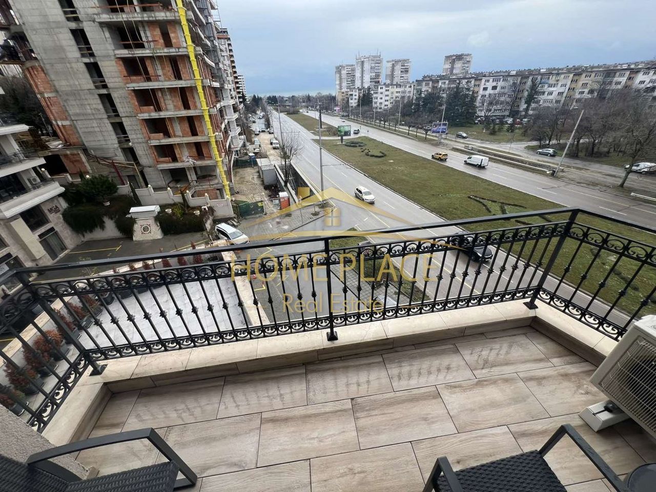 Дава се под наем Тристаен апартамент в Варна, Бриз - 100 кв.м за 1530 € - Снимка #4