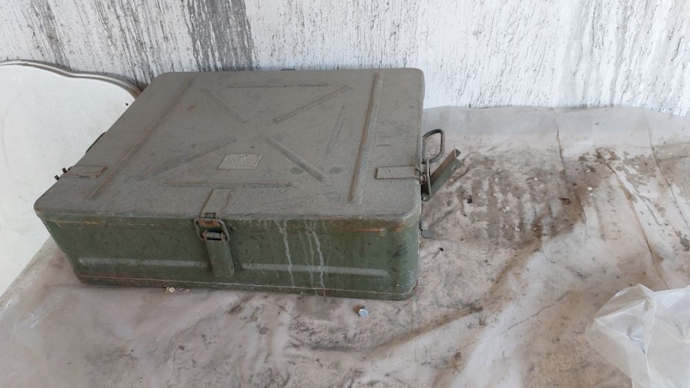 Железный ящик миниатюрный