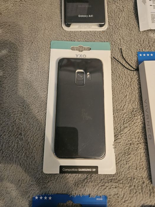 Vând huse mai multe model de telefon