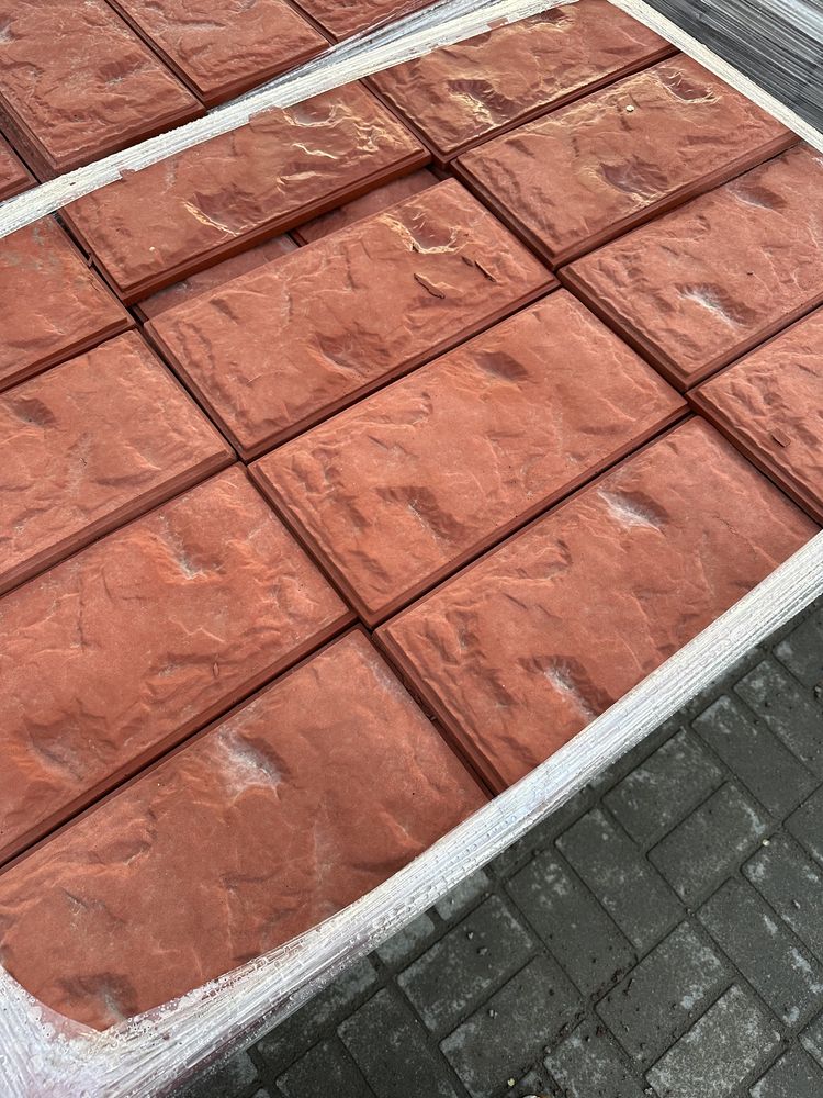 Облицовочные для бетона рваные литые