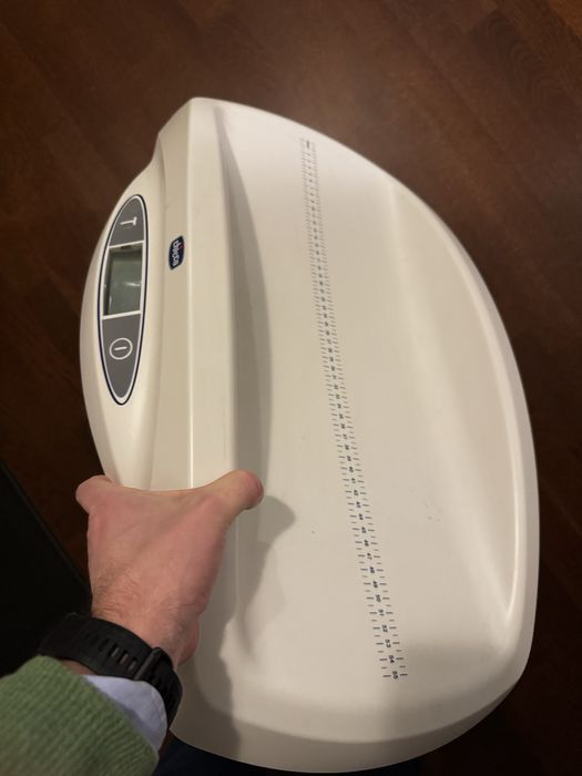 Cantar electronic pentru bebelusi Chicco